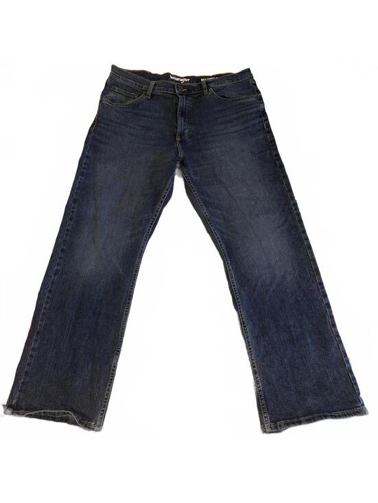 Wrangler Other - Wrangler Relaxed Boot Mens 36 x 30 Dark Wash Blue Denim Jeans Work or Casusl